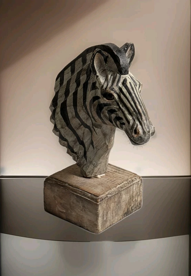 Antigua cabeza de cebra de madera tallada a mano en pedestal 10" ojos de vidrio pintados a mano Foto 3 de 4