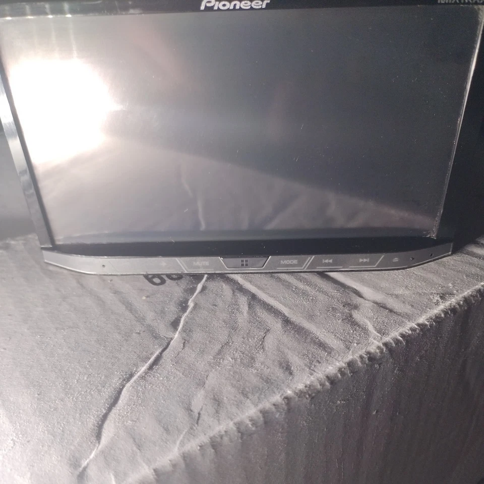 Pioneer AVH-4200NEX 7" Touchscreen DVD Receiver Multi Media USB AUX Bluetooth - Image 2 of 4