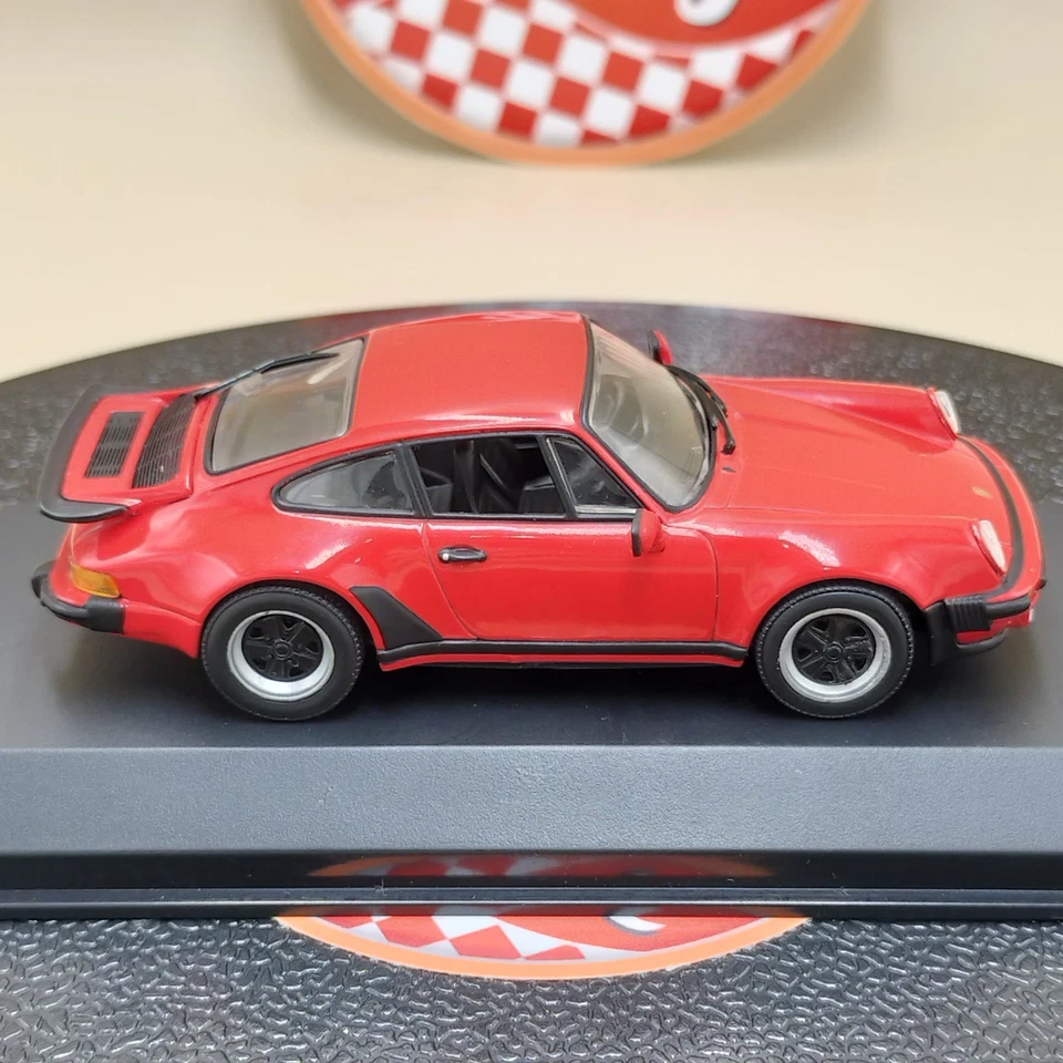 MINICHAMPS 1/43 Porsche 911 Turbo 1977 red 430069000 - Image 4 of 4