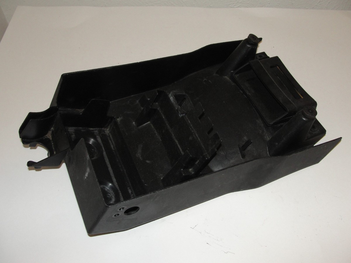 テンダー販売 2003 - 2004 Kawasaki ZX6R ZX 6R Rear Undertail Fender 35023-1600