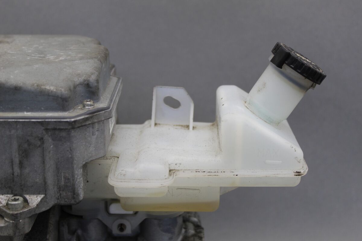 13-17 Nissan Leaf Power Brake Booster Master Cylinder 46007 13-17 Nissan Leaf Power Brake Booster Master Cylinder 46007