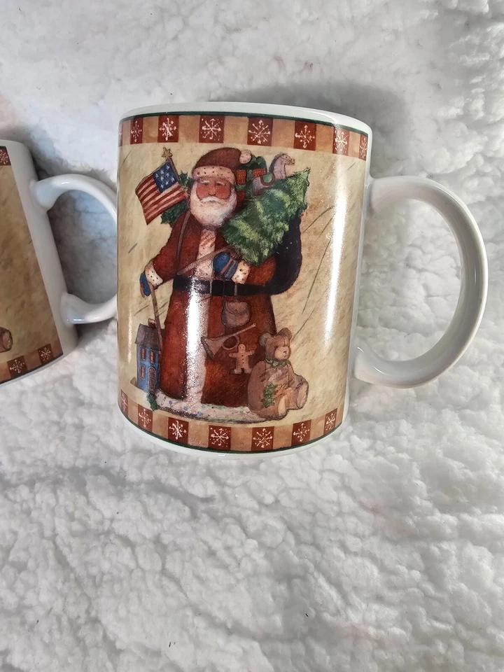 (Набор из 2) Кружка Country Santa Collection Susan Winget с флагом США высота 4 дюйма - Изображение 2 из 4