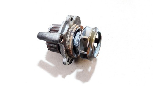 Volkswagen Bora 2001 Water pump used, Genuine #1114330-28