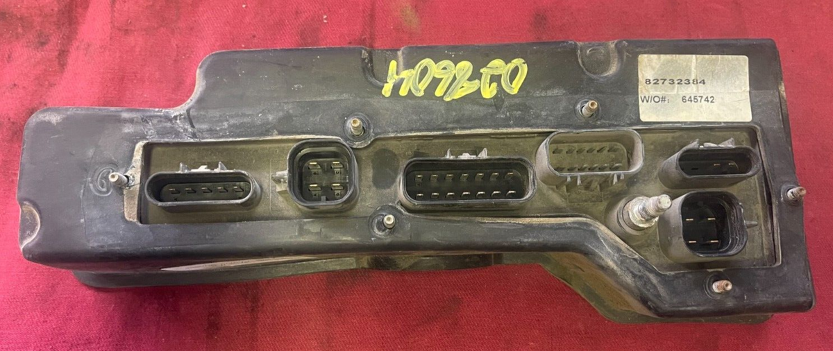 その他 FUSER .KMBOX NET .MAKCU ZCASE® FHZ Five-Stud Fuse Box, Full Assembly