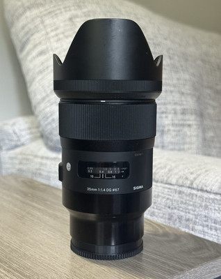 Sigma 35mm f/1.4 DG HSM Lens for Sony E-Mount w/ Hood, Cap