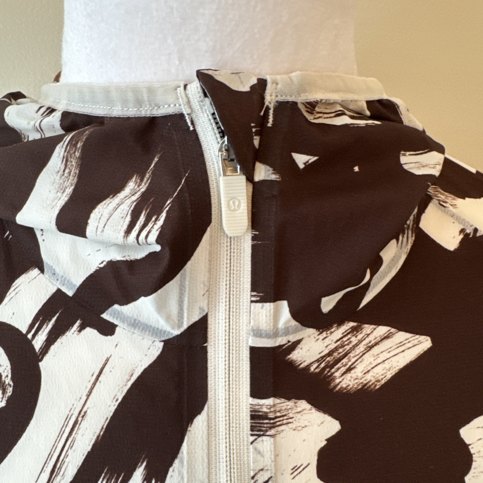 Lululemon Packable Jacket Monarch Bloom Nylon Win… - image 6