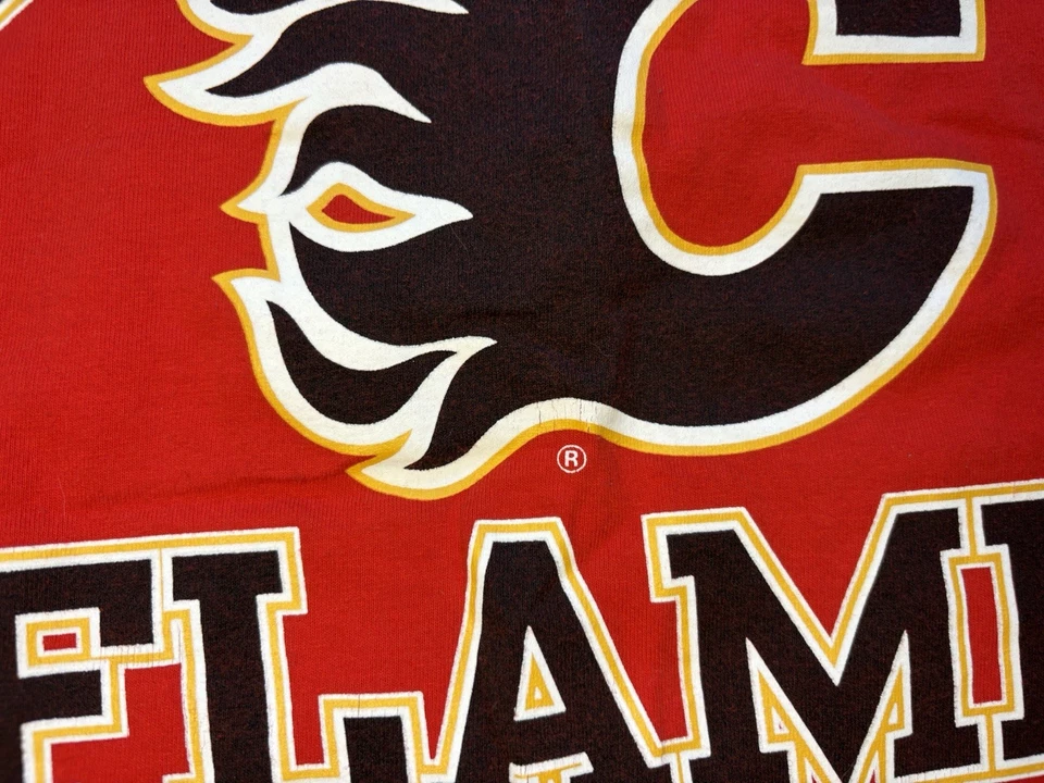 Camisa De Colección Calgary Flames Para Hombres XL Roja NHL Hockey Años 90 Gildan Big Spell Out Foto 4 de 4