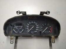 Compteur Mazda 121
