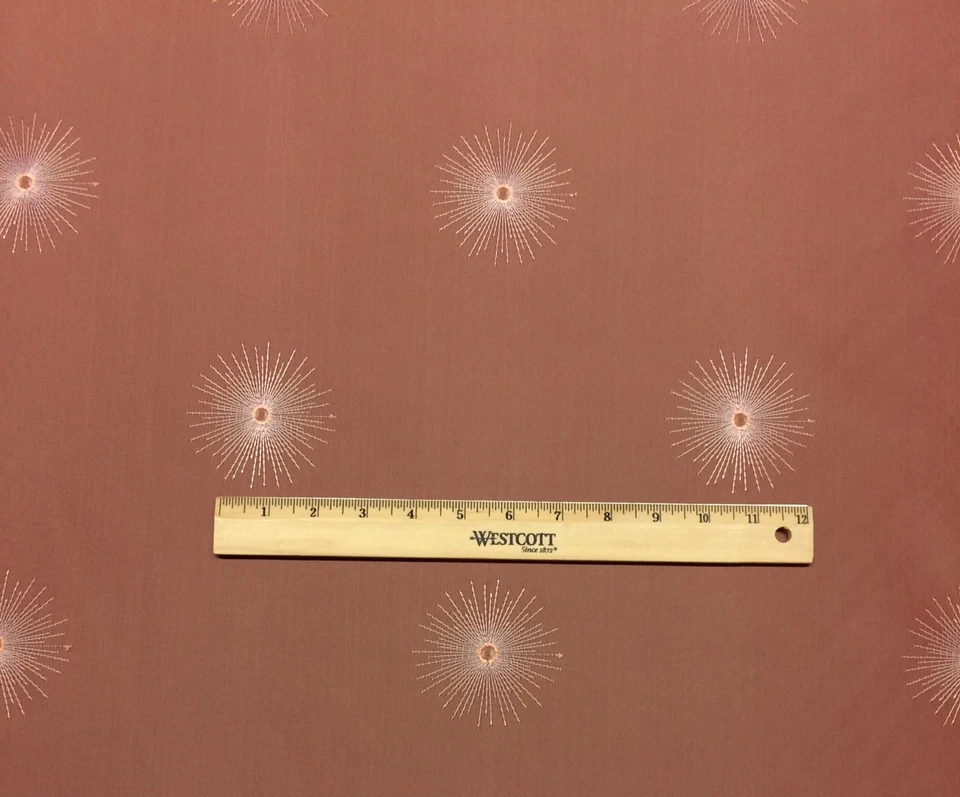 TELA MULTIUSOS DE SEDA SINTÉTICA BORDADA CORDOBESA FABRICUT SUNBURST POR YARDA 54"W Foto 2 de 4