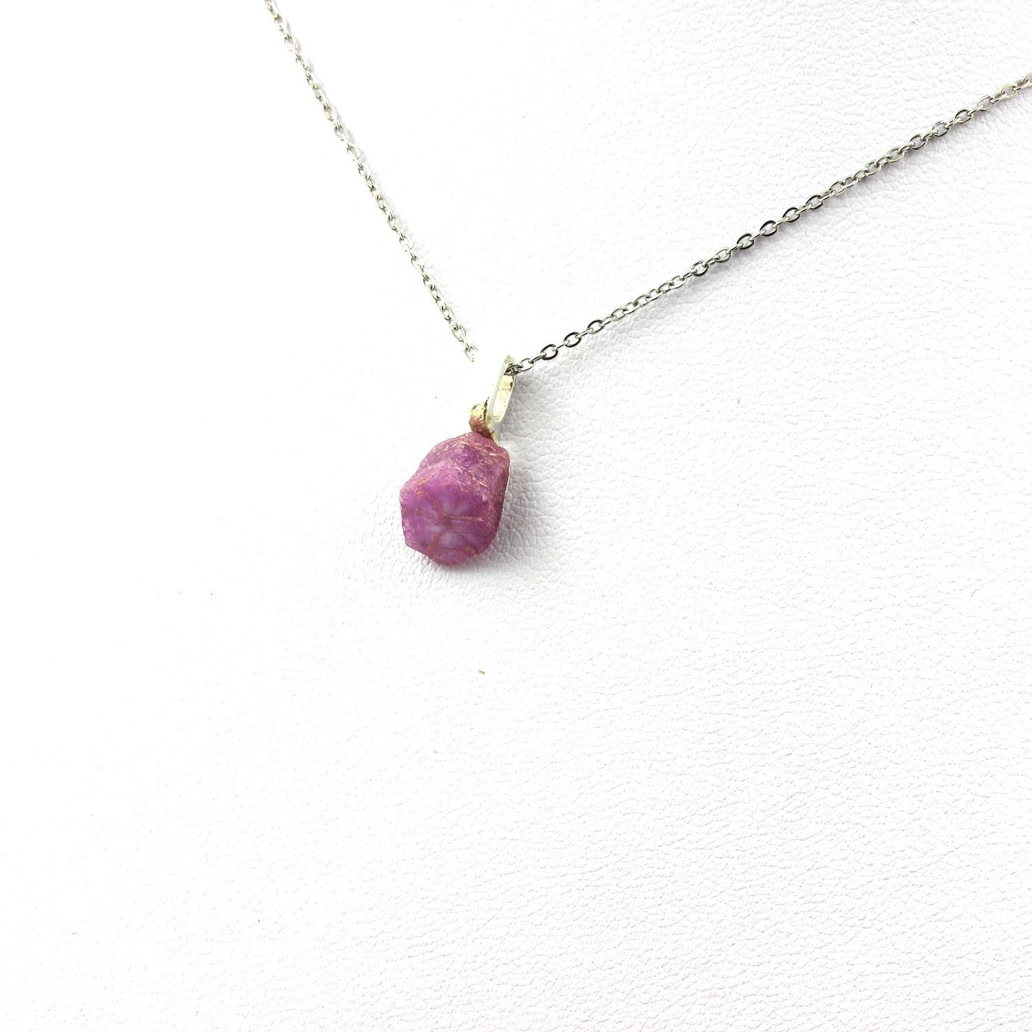 Collier Rubis brut véritable style bohème chic en cristal rouge