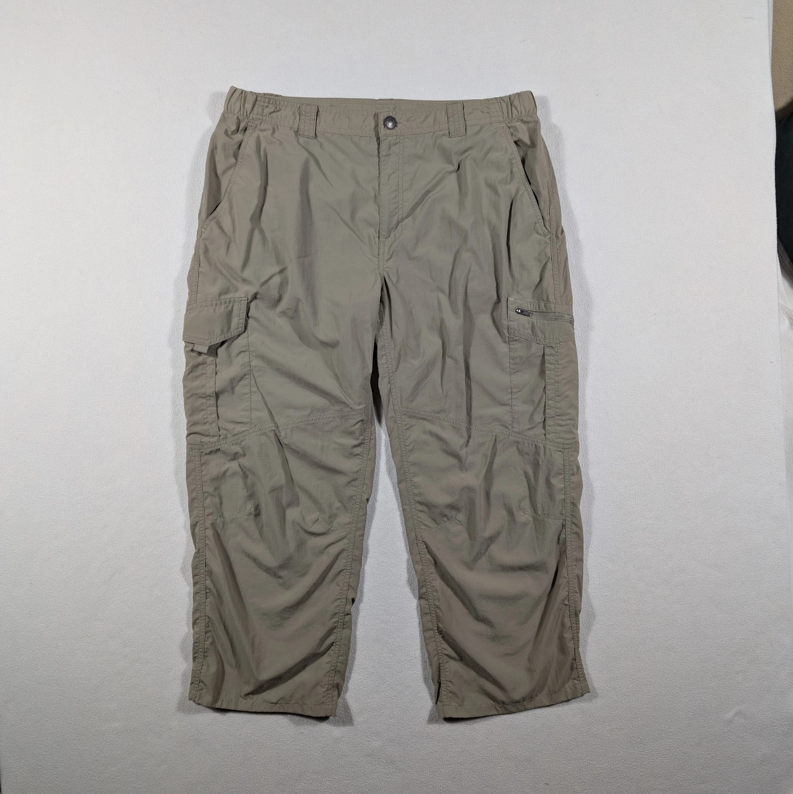Men's Columbia 38W 30L Khaki Omni-Shade Lightweight Cargo Hiking Pants