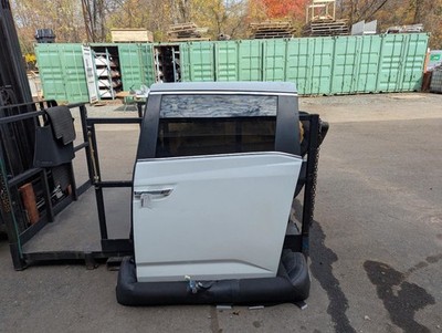 (LOCAL PICKUP ONLY) Driver Rear Side Door With Power Sliding Door Fits 11-17 ODY