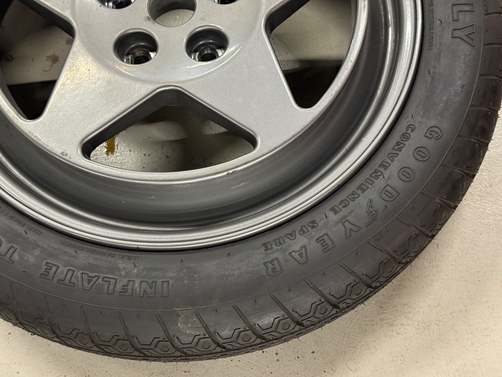 Ferrari 360 / F355 / 550 / 575 Space Saver Spare Wheel with Tire