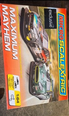 Micro Scalextric Maximum Mayhem - Aston Martin DB9 Set 1:64