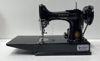 Singer 221 Featherweight Sewing Machine Black Vintage Case Foot Pedal Tested