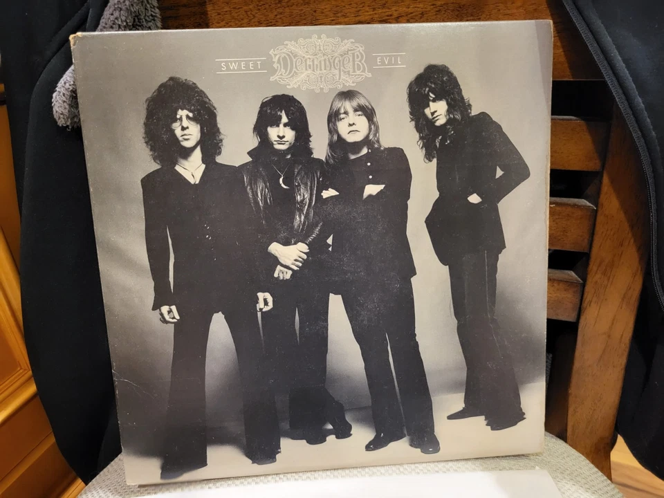 Rick Derringer — пластинка Sweet Evil LP PZ 34470 EX, виниловая, хорошая обложка с внутренним рукавом 1977 года - Изображение 2 из 4
