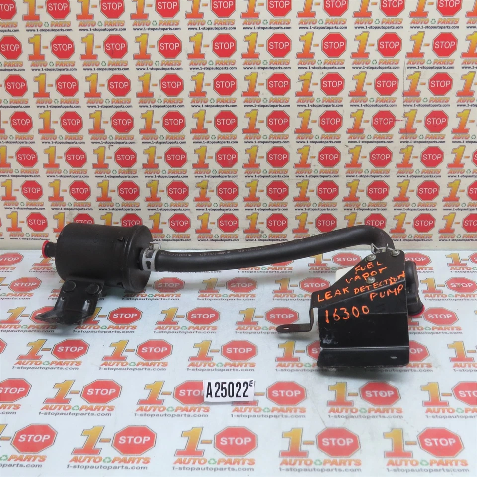 2002-2006 BMW 325i LEAK DETECTION PUMP 16-13-7-193-479 OEM - Image 2 of 4