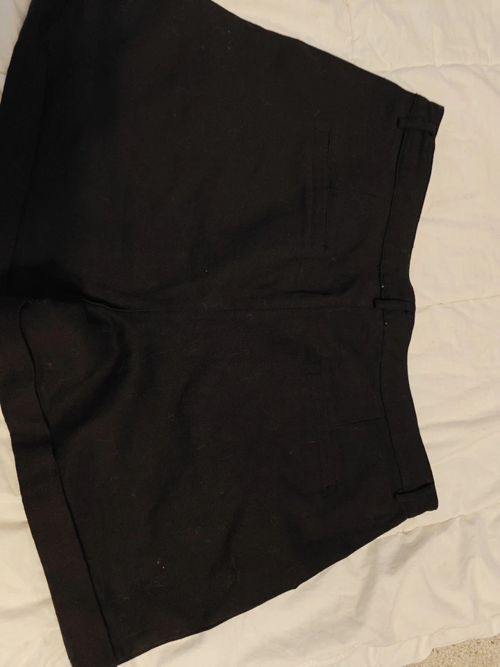 Shorts preto Kaileigh tamanho: XXL, plissado frontal, bolsos traseiros - Imagem 3 de 3