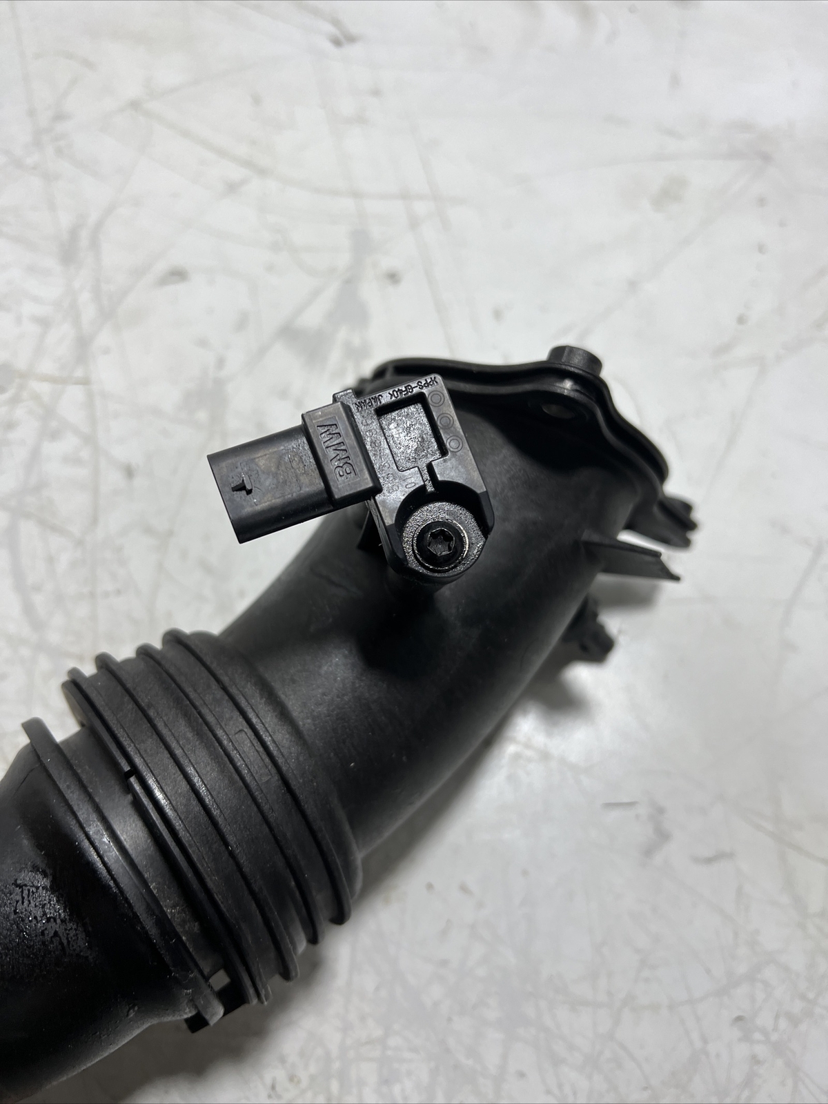 BMW 3 SERIES G30 G31 330E 330i 320i B48 Engine INTERCOOLER PIPE OEM