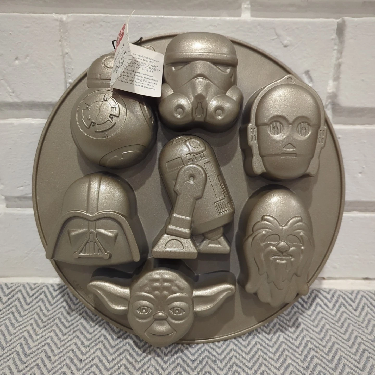 Williams Sonoma Star Wars Cakelet Pan Nonstick Cast Aluminum Round Tray 2019