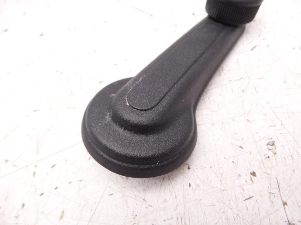 82-92 Camaro Firebird manual janela manivela alças par alça preta GM 20285269 - Imagem 3 de 4