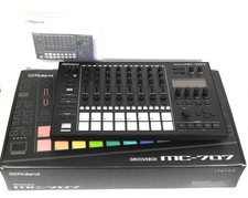 Roland Aira MC-707 DJ Groovebox 8 Parts 3000 Preset Sounds 80 Drum Kits Displ.*