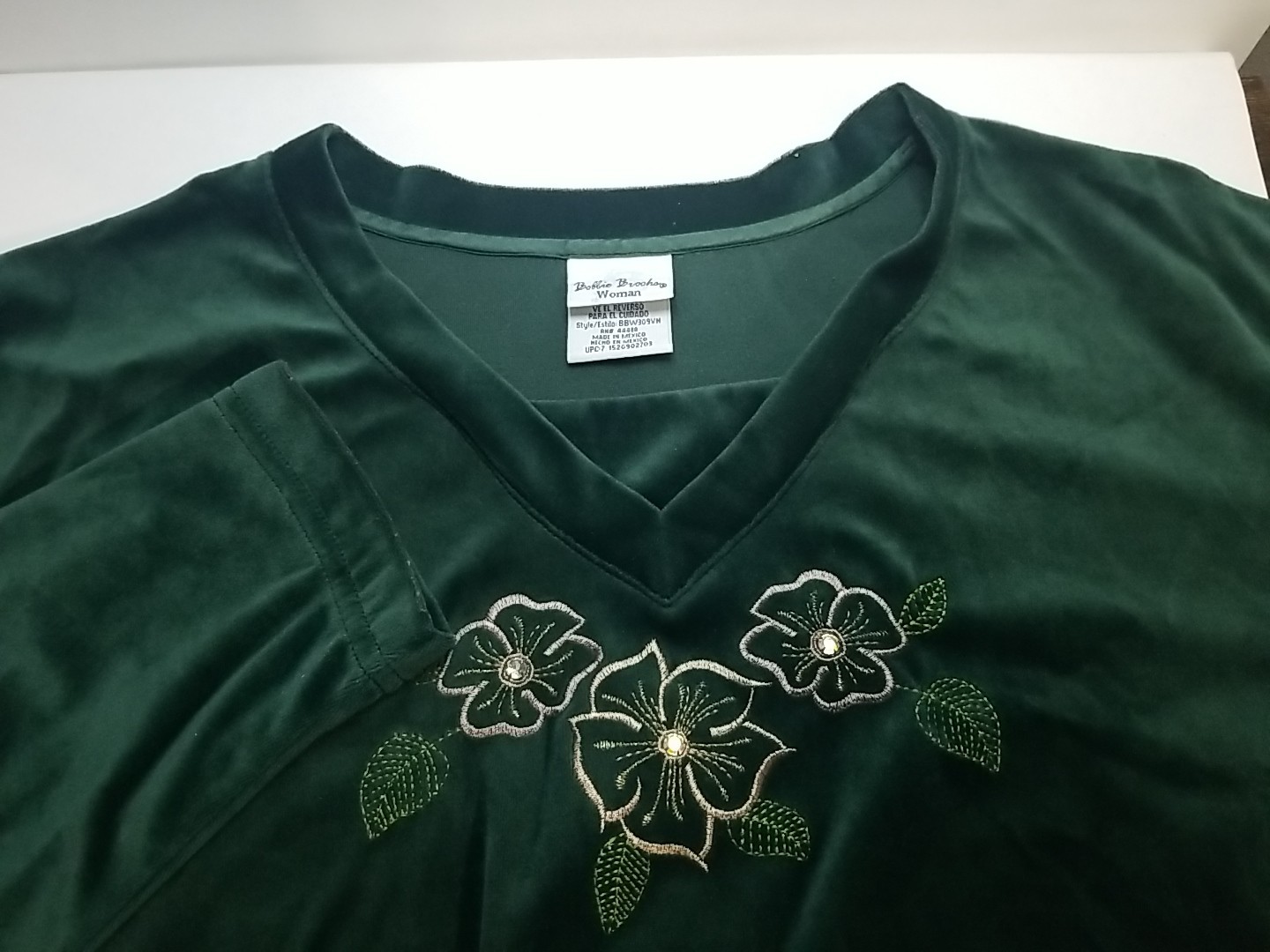 Bobbie Brooks Womens V Neck Sweater Top Long Sleeve Green Embroidered 26W/28W