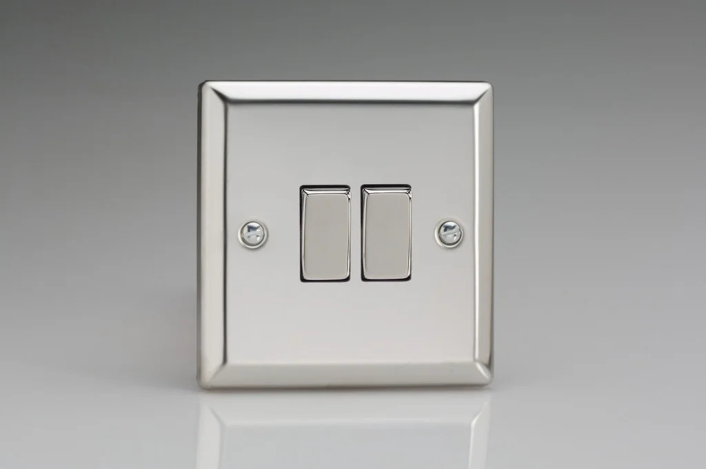 Switch Silver Intermediate & 2-Way 10A 2-Gang Classic Mirror Chrome Varilight