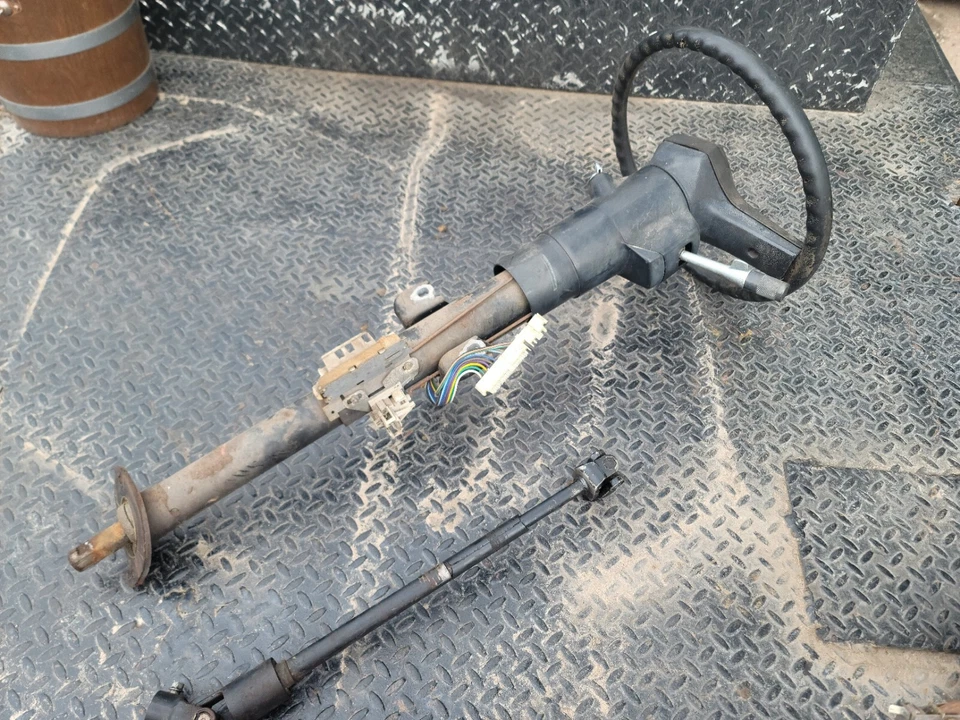 1987 jeep cherokee steering column /shaft /wheel. -NO KEY NON-TILT MANUAL TRANS - Image 2 of 4
