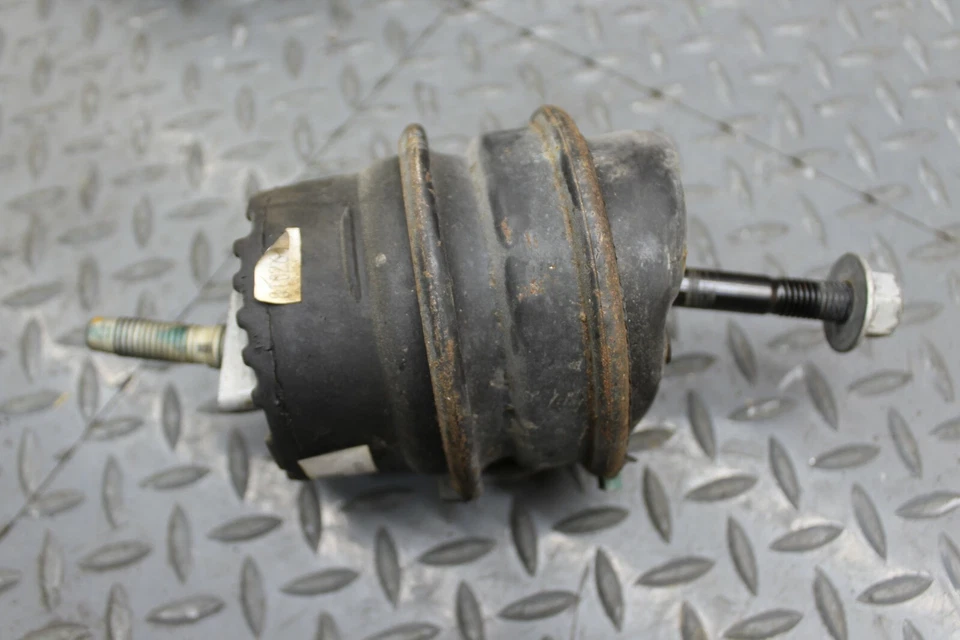 2010-2015 Camaro SS Engine OEM LH AND RH Front Motor Mounts Pair #35 - Image 3 of 4