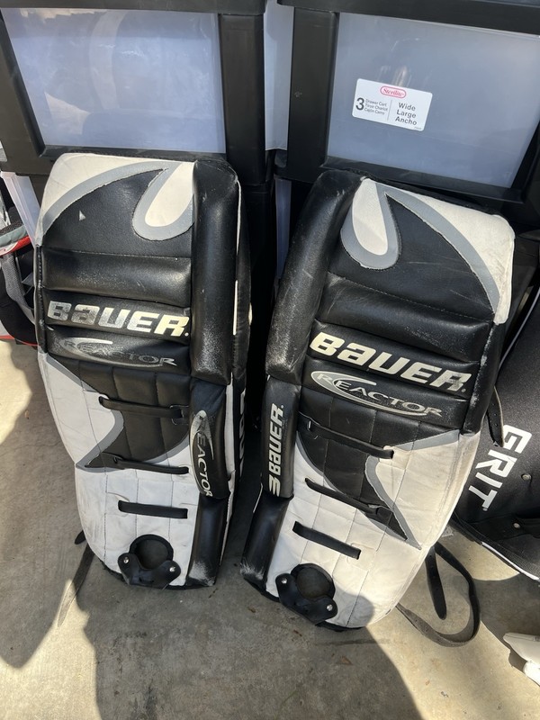Bauer Reactor 1 Goalie Pads 33" Hockey Black & White Leg Ice Vintage