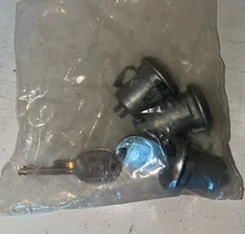 NOS OEM Strattec 608333 1981-1987 GM Door and Trunk Lock Set w/ silver face