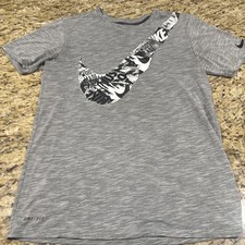 Nike T -Shirt Men  s Small Swoosh Design  Gray. Short Sleeve Dry Fit. Cpix