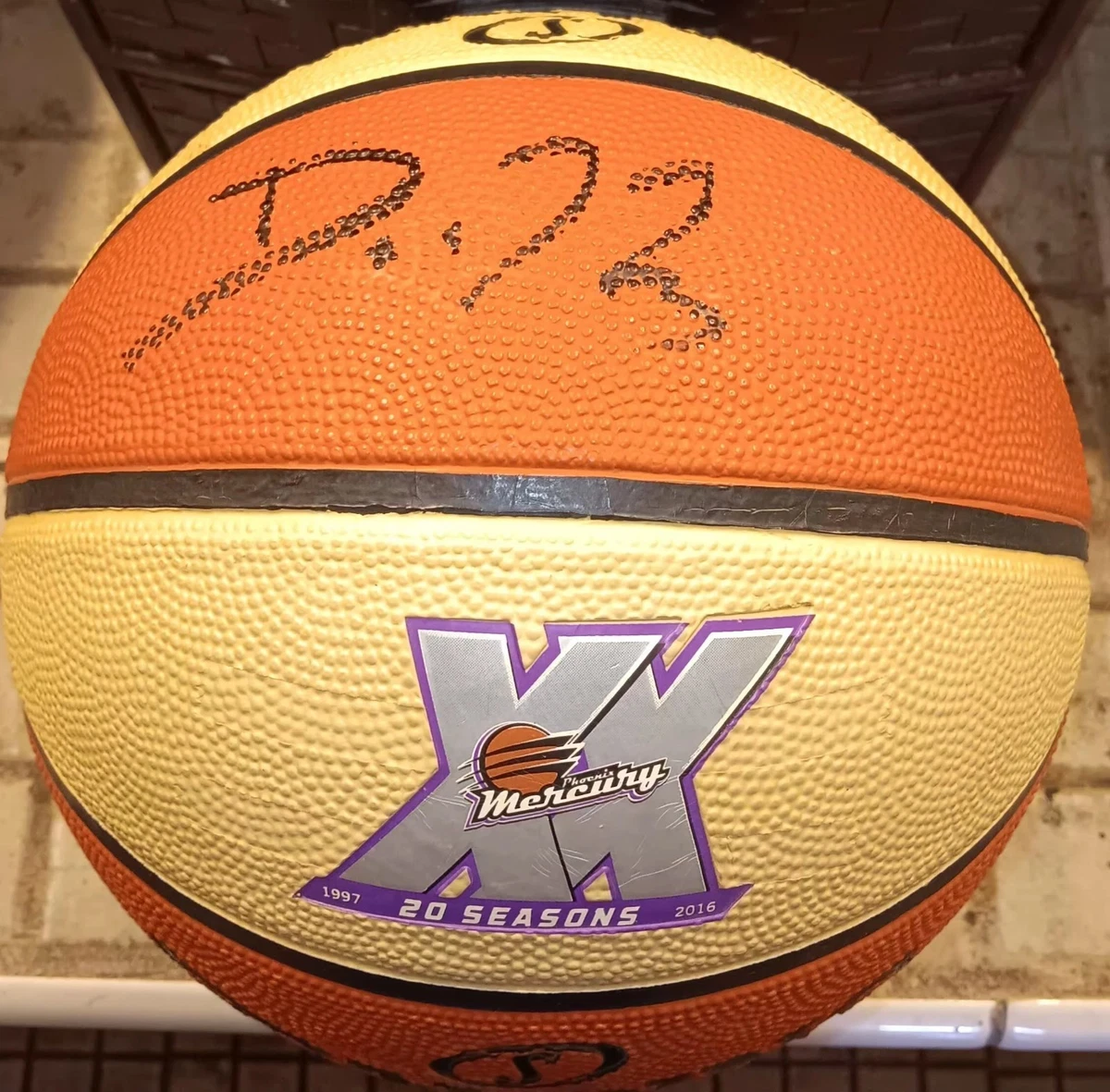 Preços baixos em Diana taurasi itens autografados-wnba Original | eBay
