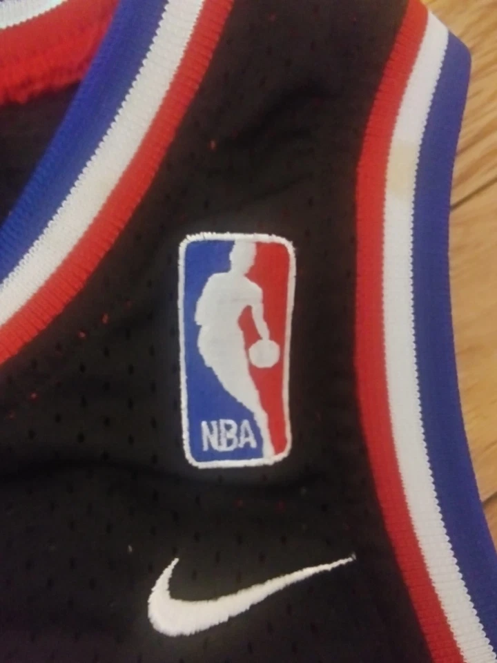 Camiseta Allen Iverson Philadelphia 76ers NBA Vintage Nike Rewind 1977 Youth G - Imagem 4 de 4