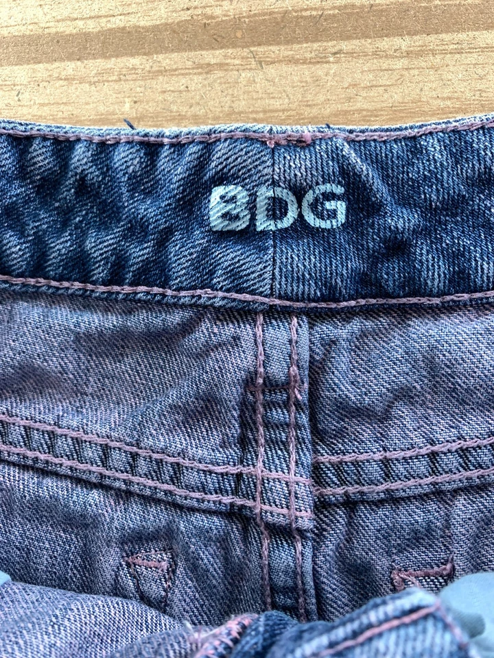 BDG. Women’s Short Shorts 27 Denim Embroidered Multicolor Pockets High Rise Dree - Image 3 of 4