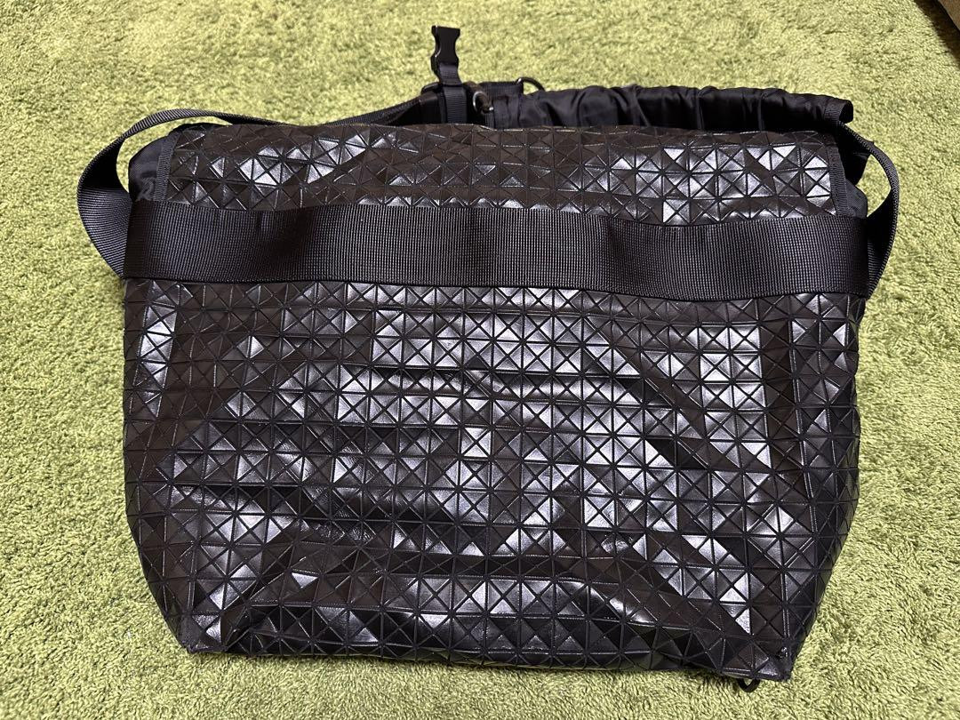 BAO BAO ISSEY MIYAKE｜MESSENGERBAGS (BB36AG492 11) BAOBAO Issey Miyake Baobao Black Messenger Bag | eBay