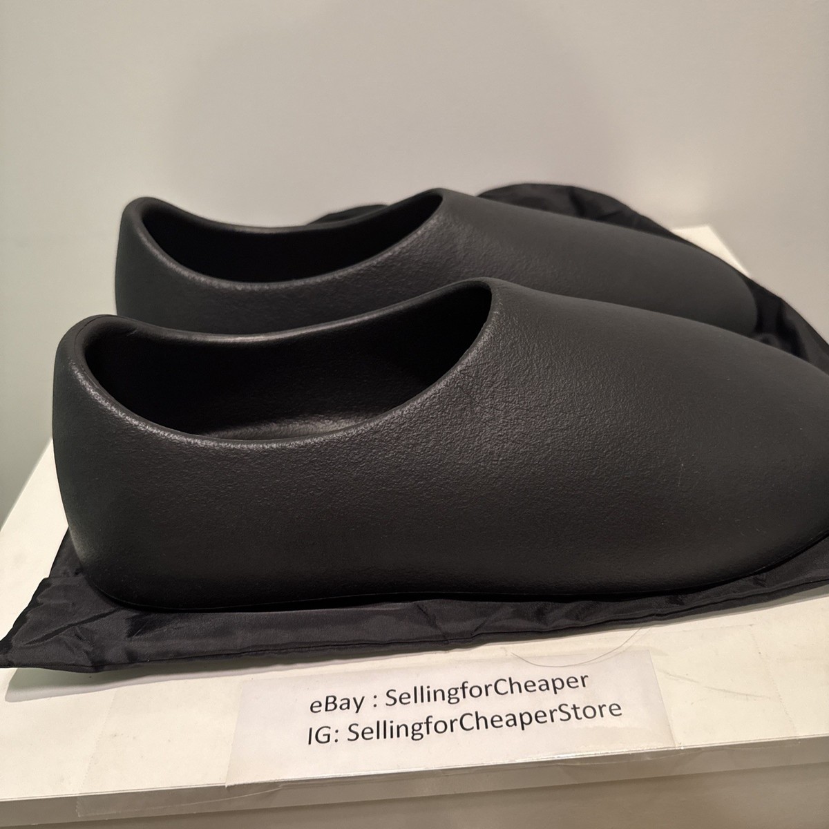 靴 YEEZY SL-01 Black 8 Ye Kanye West Yeezy Slippers YZY SL-01 Black SLPRS Men's