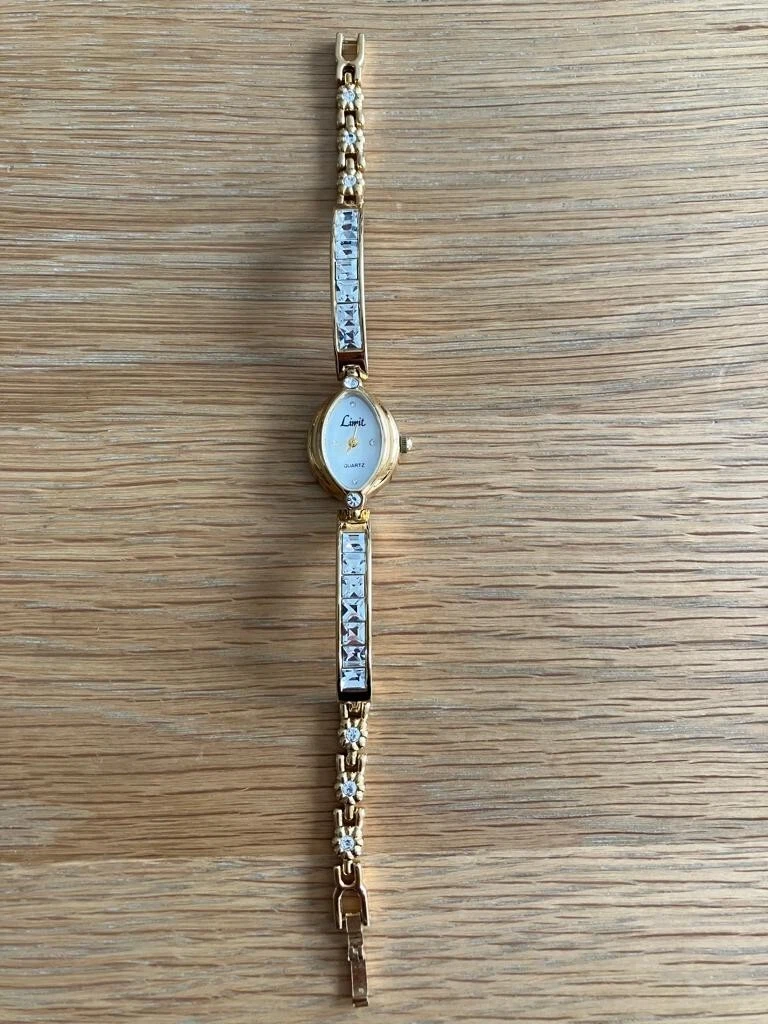 Dainty 2025 ladies watches