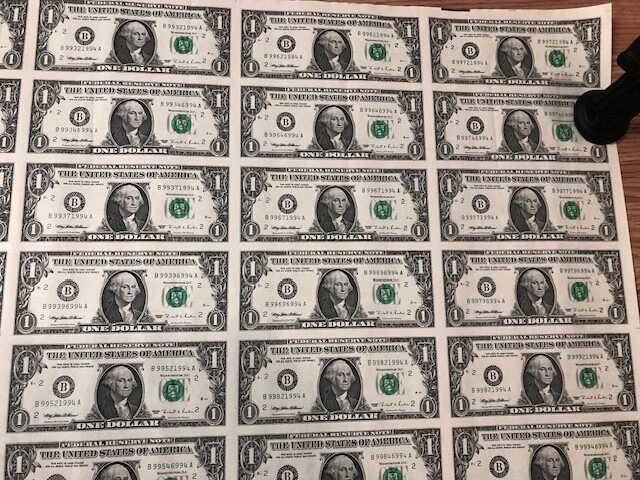 1995 $1 ONE DOLLAR BILLS SHEET OF 32 - Image 4 of 4