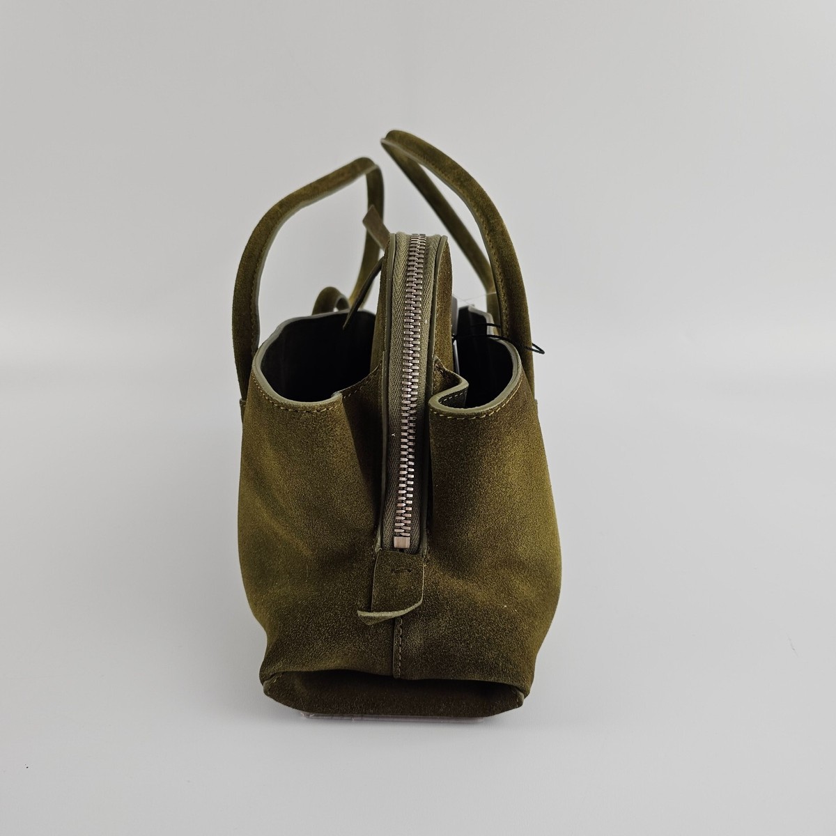 バッグ・カバンその他 The Attico La Passeggiata Small bag in khaki green suede La Passeggiata Small suede tote bag in green - The Attico