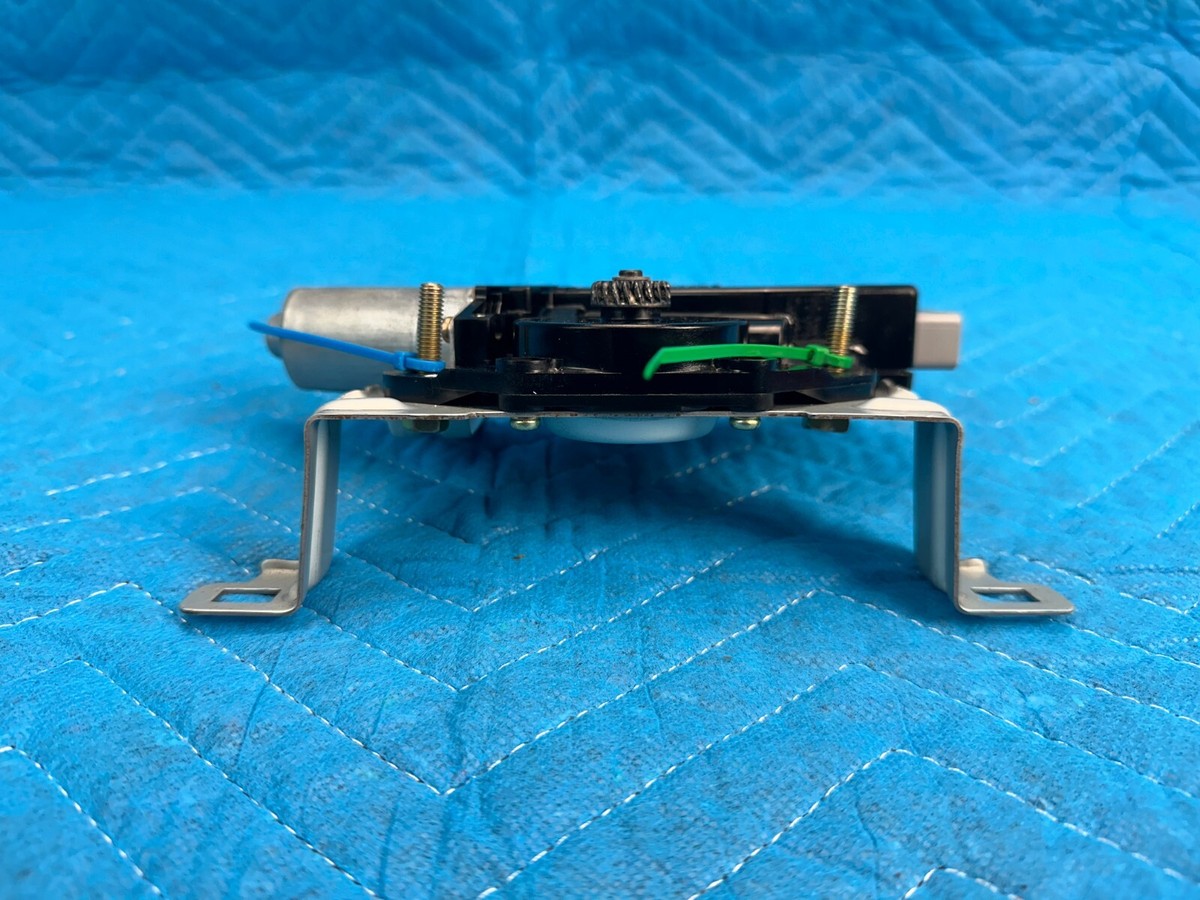 1998-2002 Lexus LX470 Sunroof Motor 63260-60060 | Genuine OEM