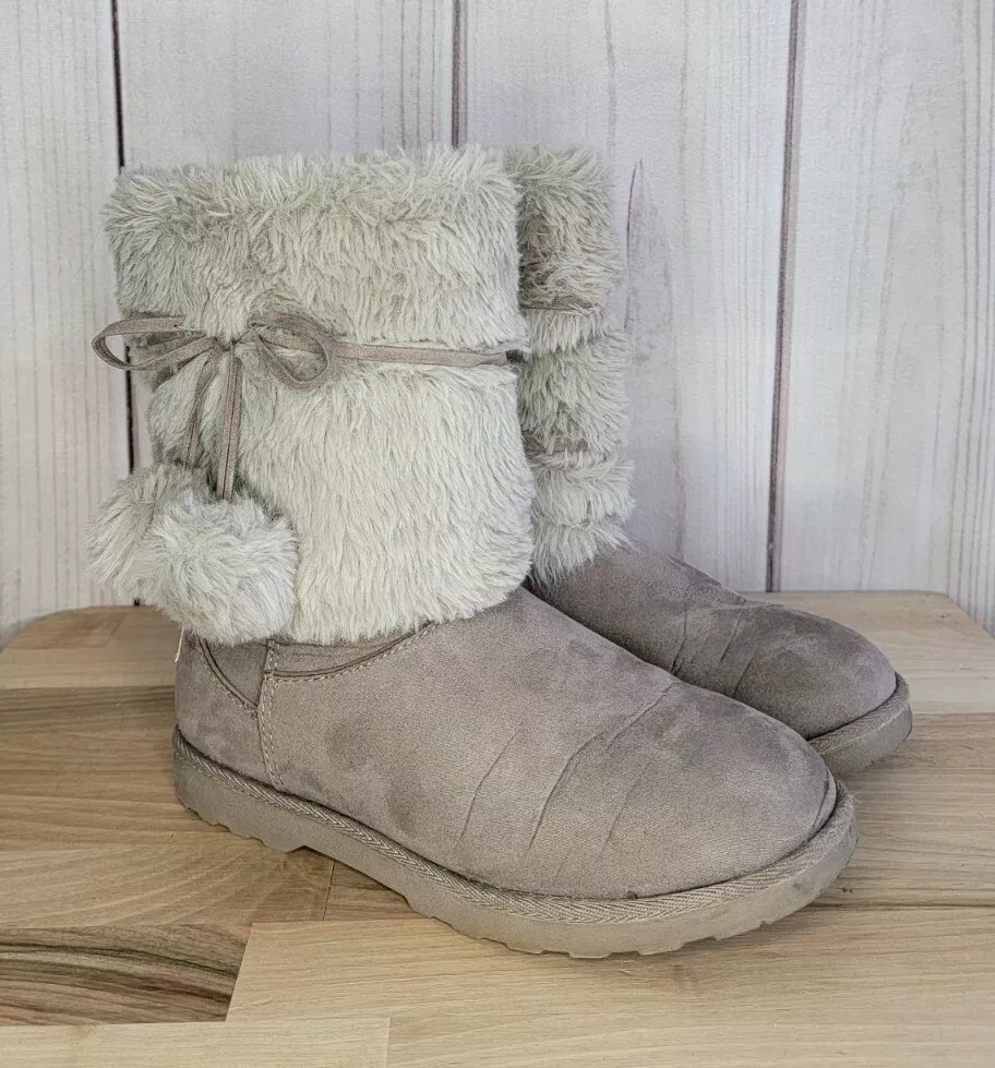 Makalu shop girls boots