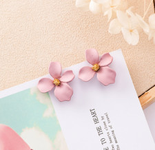Floral earrings Womes flowers fashion earrings cute gift