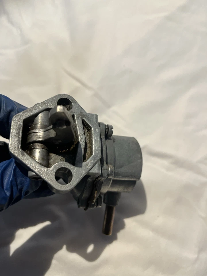 Bomba de combustible de repuesto Mercedes-Benz 190SL M121 220 M180 Foto 4 de 4