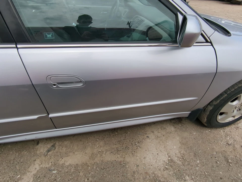 1998-2002 Honda Accord Passenger Front Door Oem MYYLB - Image 2 of 2