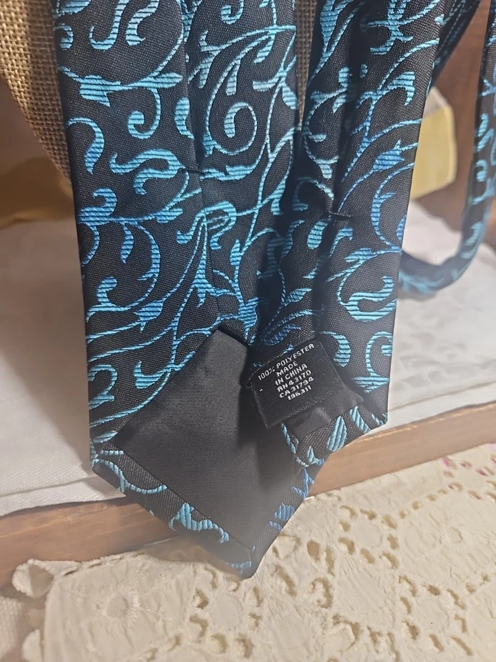 Corbata para hombre J.Ferrar hecha en Italia 100 % seda Foto 2 de 4