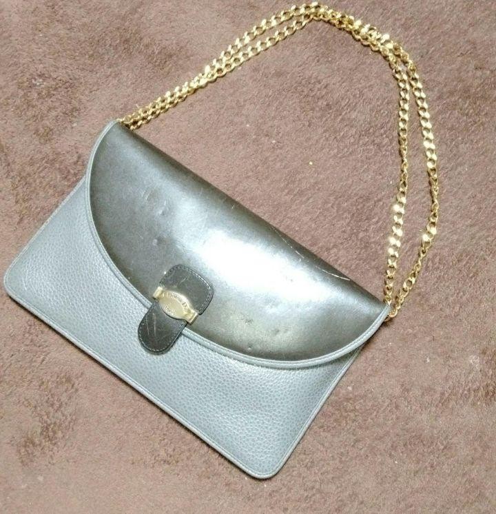 Christian Dior Bicolor Leather Shoulder Bag with Gold Chain 29x18cm Elegant Fashion