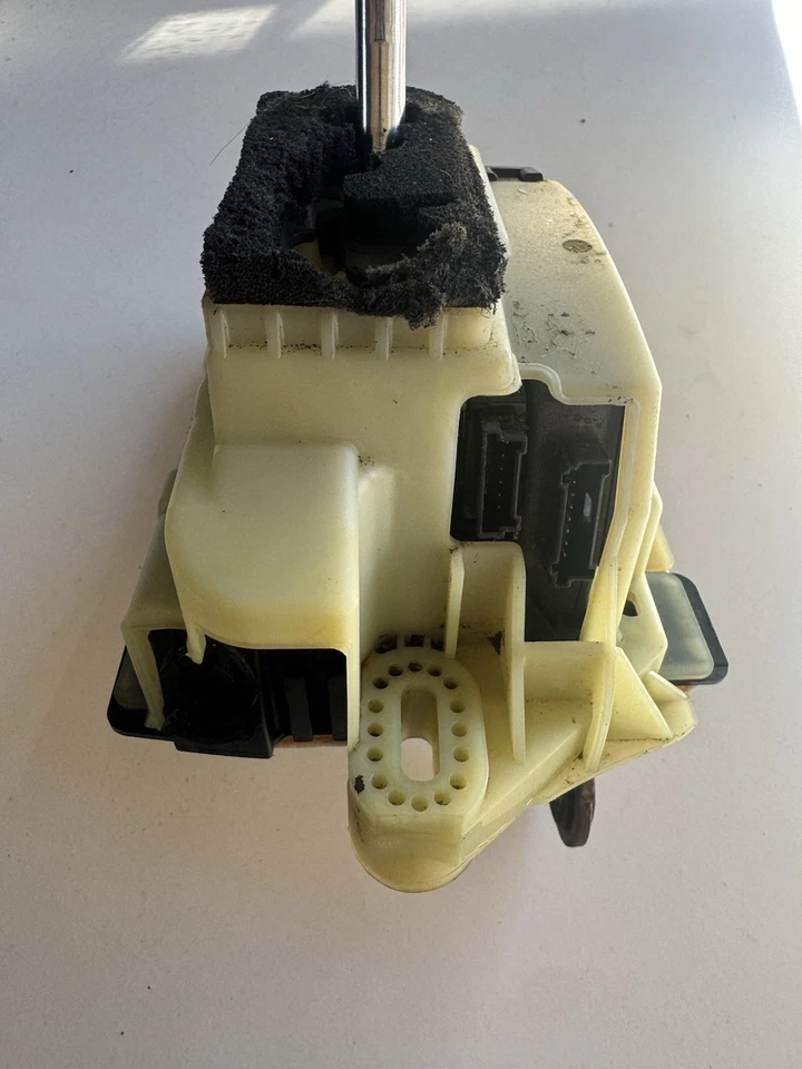 03-09 Mercedes W203 C230 C320 CLK500 Shifter Gear Shift Selector 2032675424 - Image 2 of 4