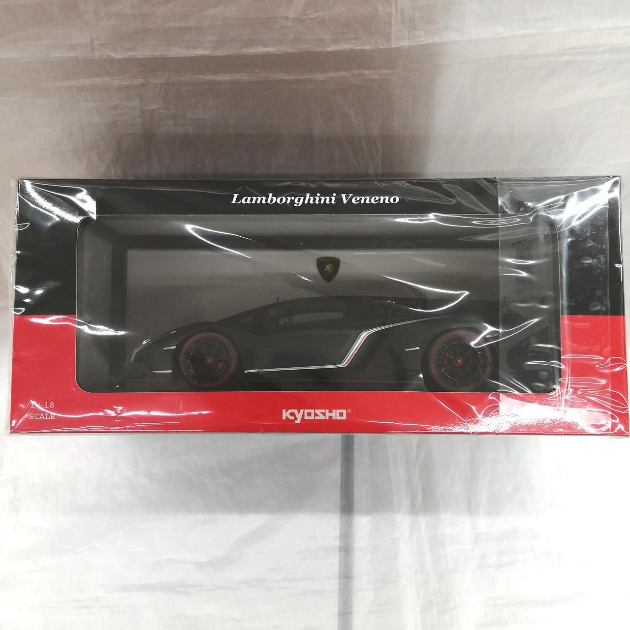 Kyosho Lamborghini Veneno 2013 1:18 09501RM